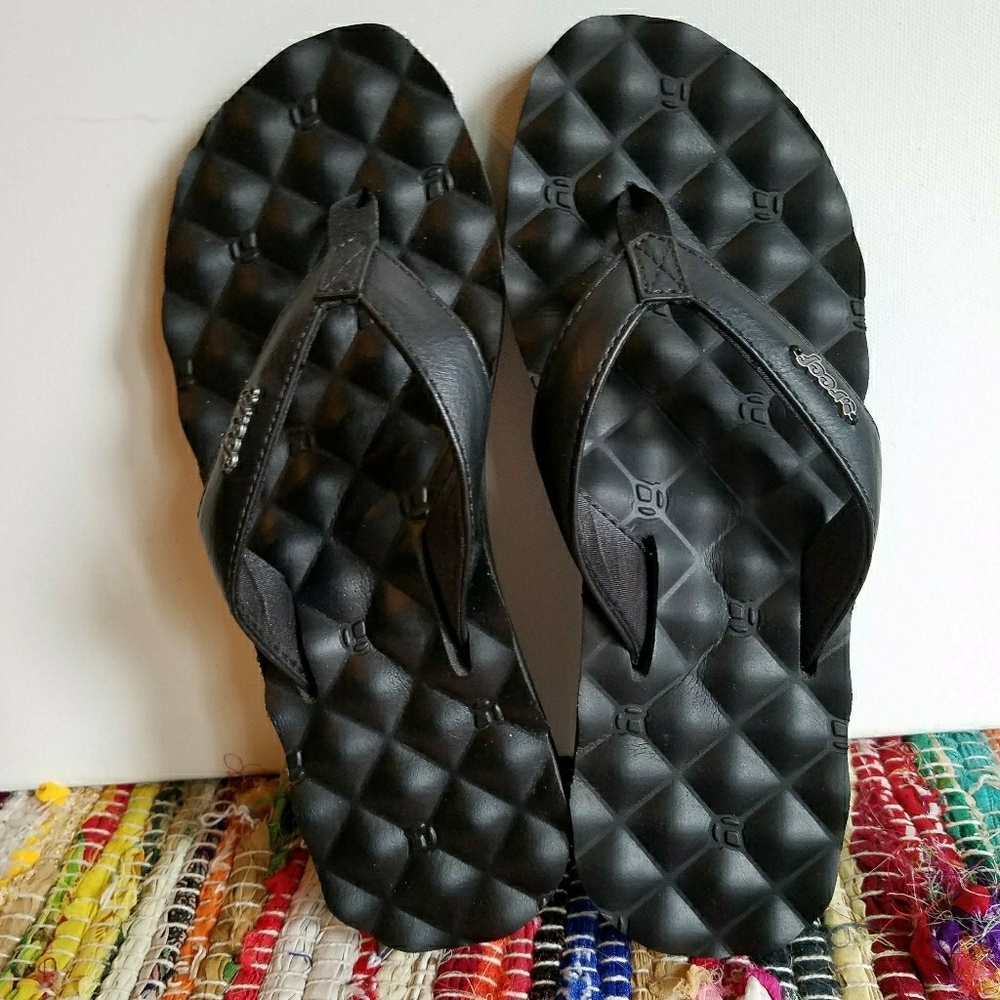 New (without tags) reef flip flops